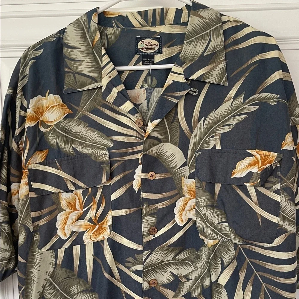 Tommy Bahama shirt button down up Tropical Floral Hawaiian blue green sz Large
